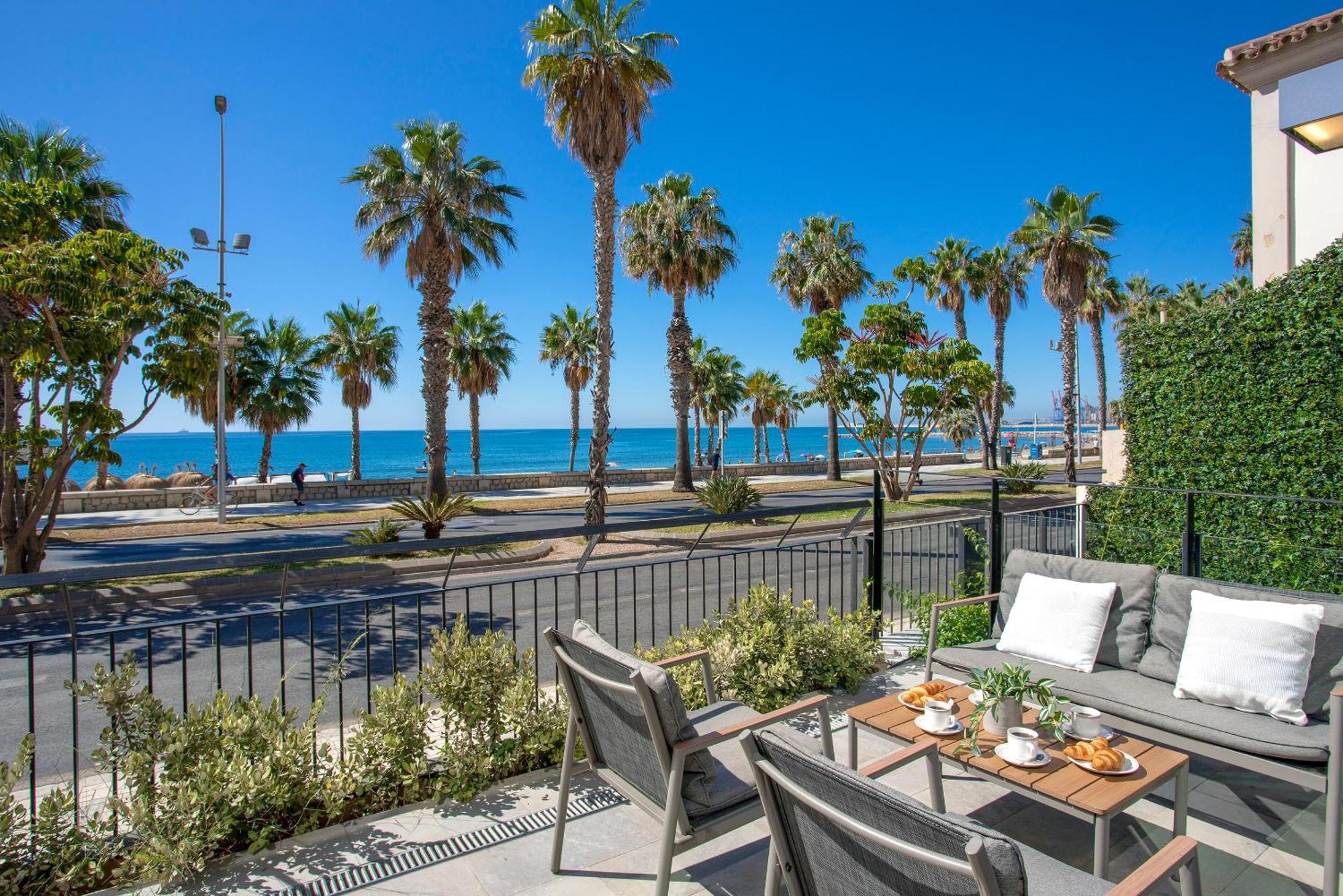Malagueta Beach Front Luxury Apartment By Rent Me Малага Екстер'єр фото